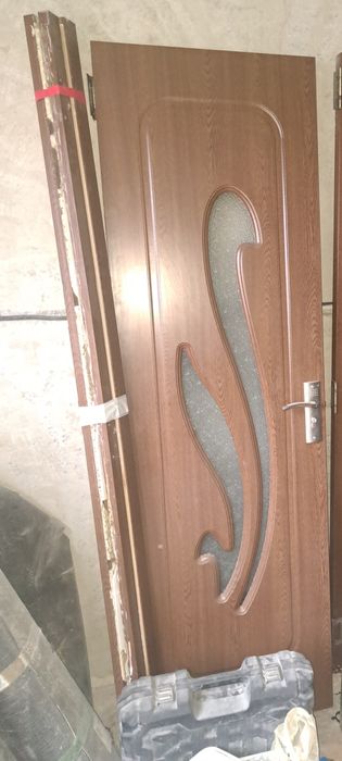 Vând 1 ușă baie sau bucătărie aproape nouă 150 de lei preț fix