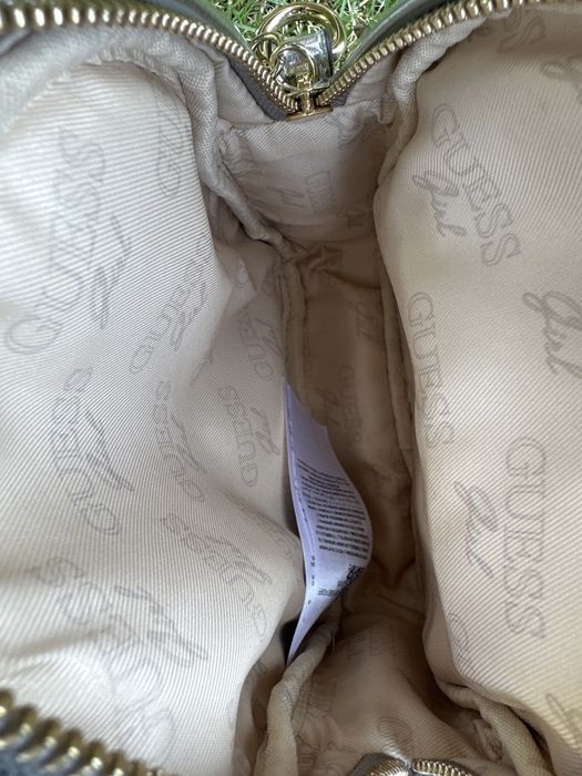 Раница GUESS.