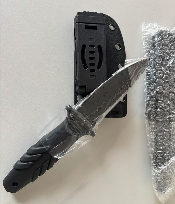 Cutit FOX - 529 AF si Cutit FOX Elementum Dagger FX 647S