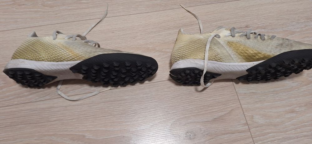 Футболни стоножни Adidas goasted x