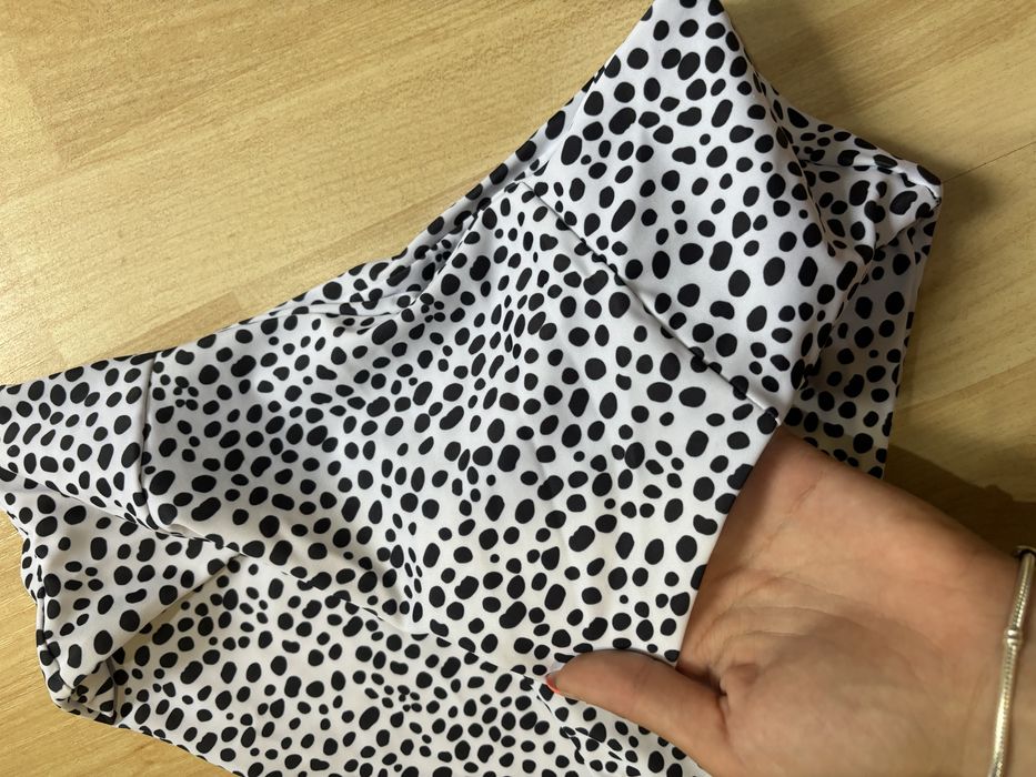 Долнище (бански)