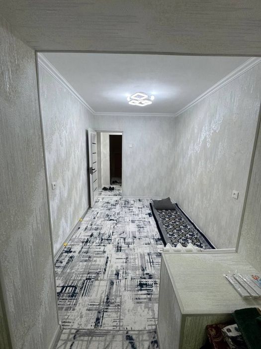 Uchtepa tumani 2 xonali uy sotiladi Oaziz yonida