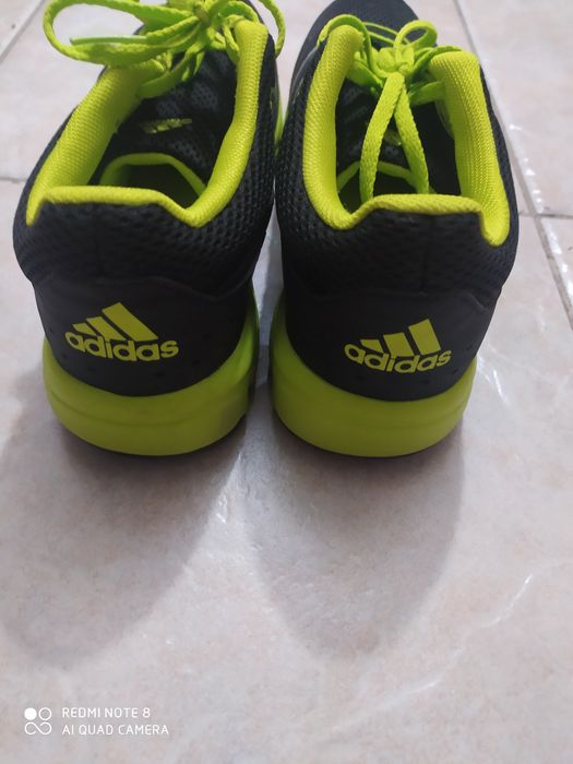 Adidasi adidas stare foarte buna