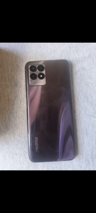 Телефон Realme8i.