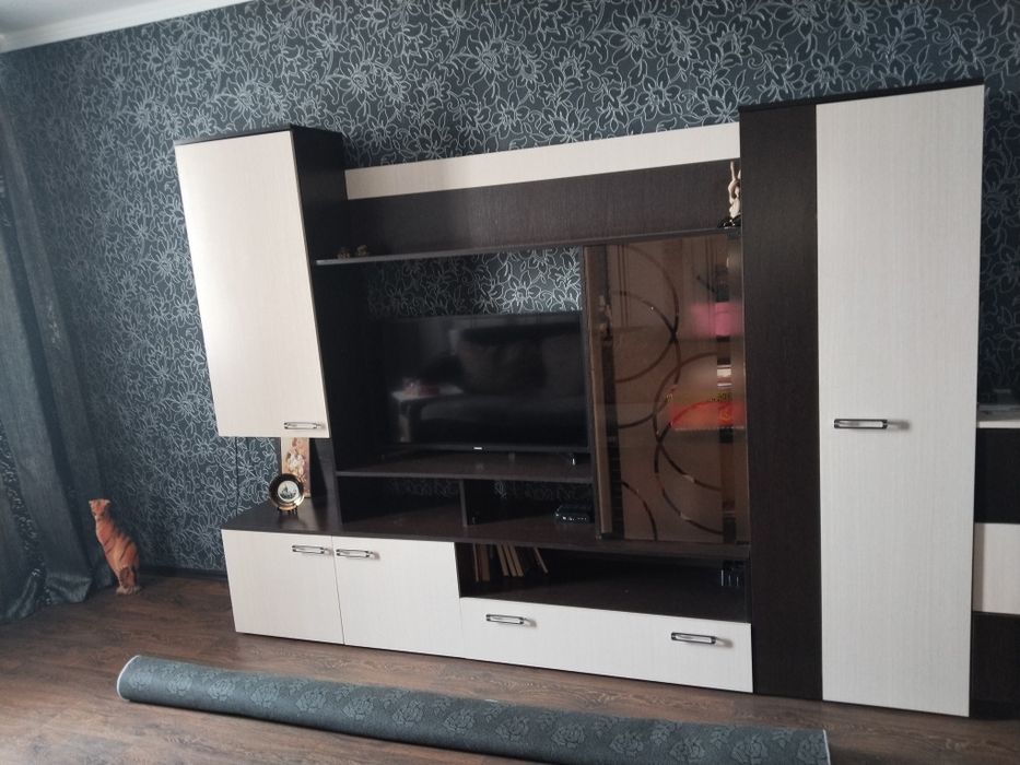 Продам стенку б/у  40000 тенге