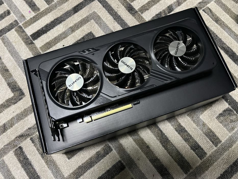 Видеокарта GeForce 4060 RTX
