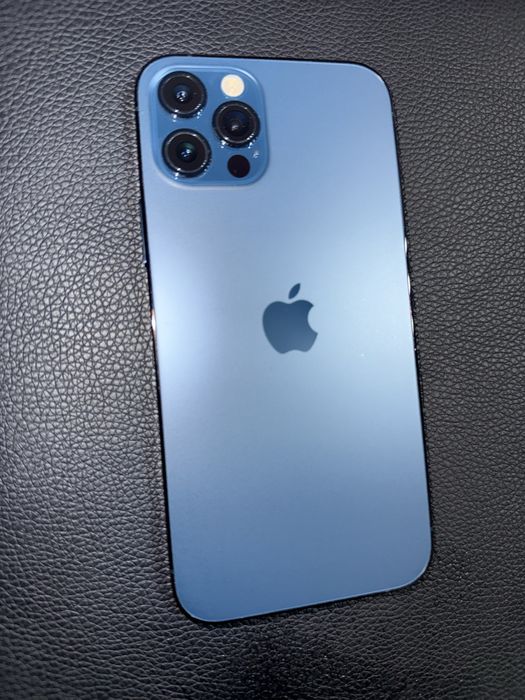 Vand iphone 12 pro spart .