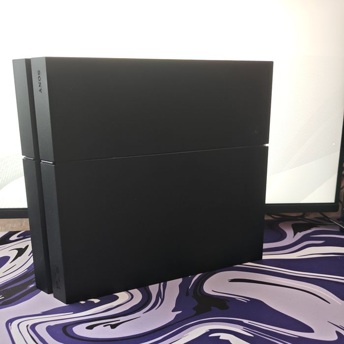 Продам Sony PlayStation 4 Fat