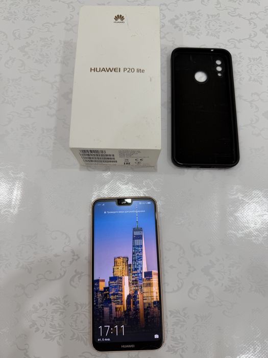 HUAWEI P20 LITE телефон
