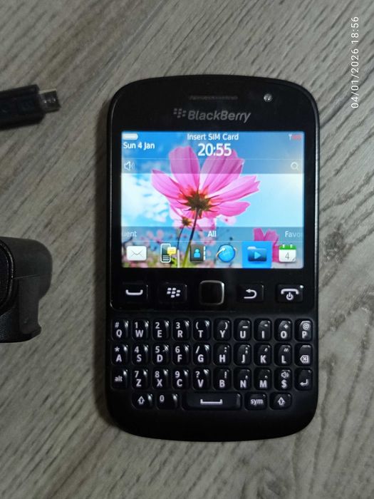 BLACKBERRY 9720 Smartphone с оригинално зарядно и кабел