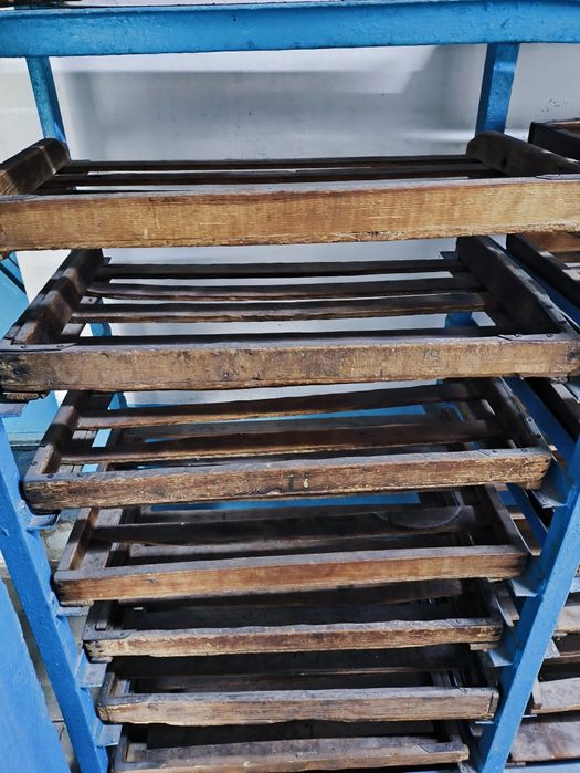 Продам стеллаж для хлебо и буличных изделий