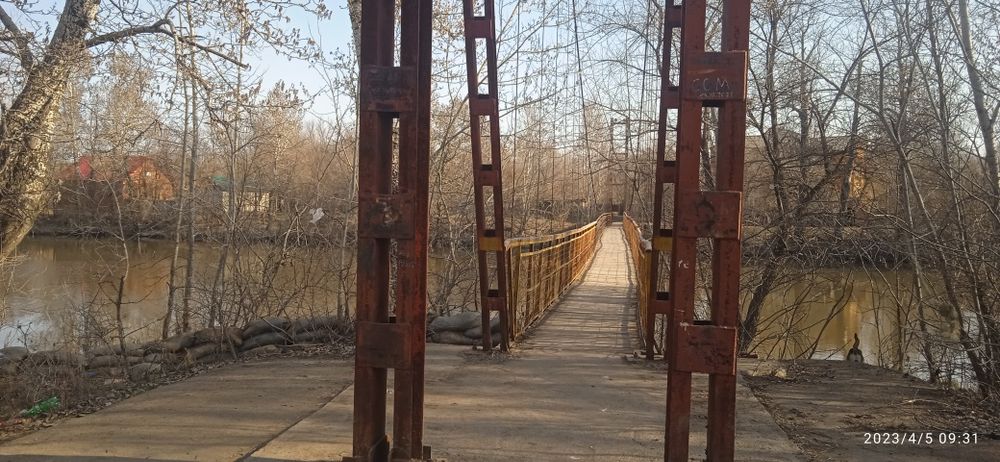 Продам участок с недостроенным домом