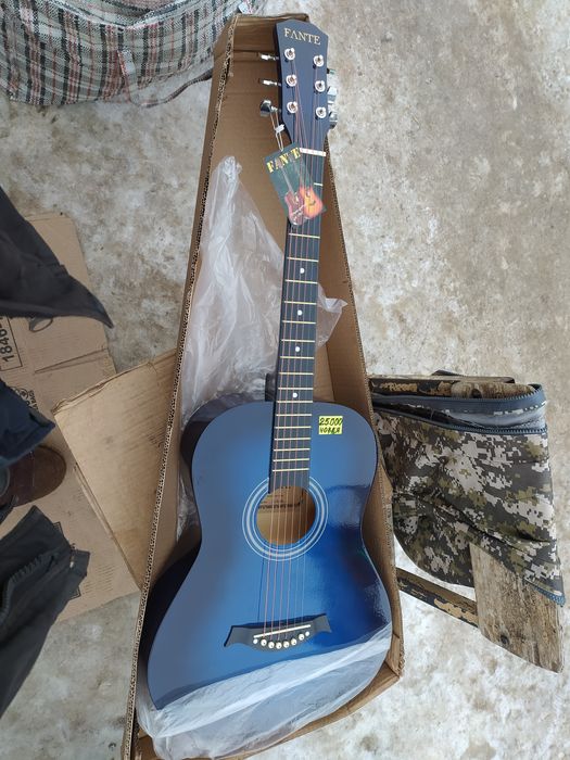 Новая акустическая гитара