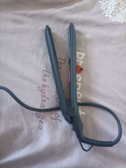 Placă de întins părul
