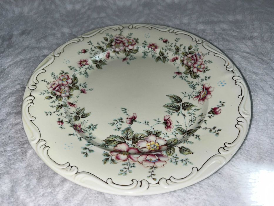 Set serviciu de masa, 25 piese (+cadou)