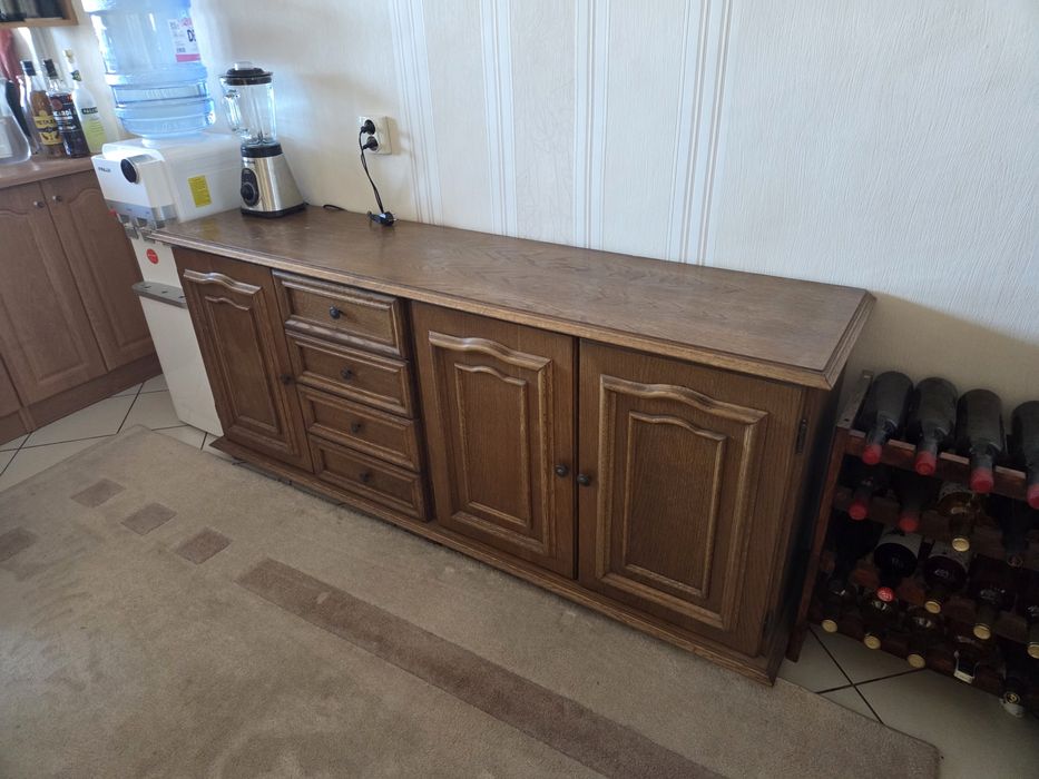 Мебел от дърво - масив