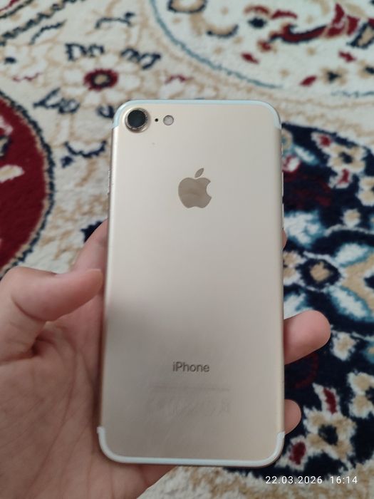 Продаю айфон 7 за 9 тыс тенге