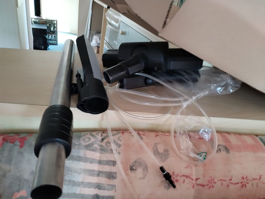 Vind aspirator Bosch cu spalare