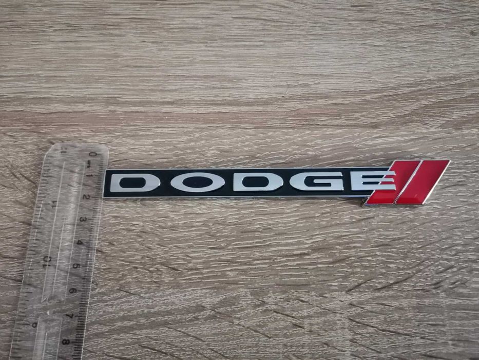 черна емблема за решетка Додж Dodge