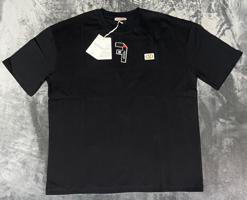 Vand tricou nou de barbati Valentino