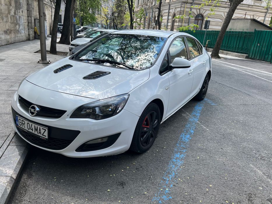 Opel astra j BENZINA