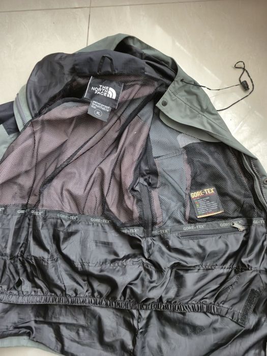 The North Face hardshell яке