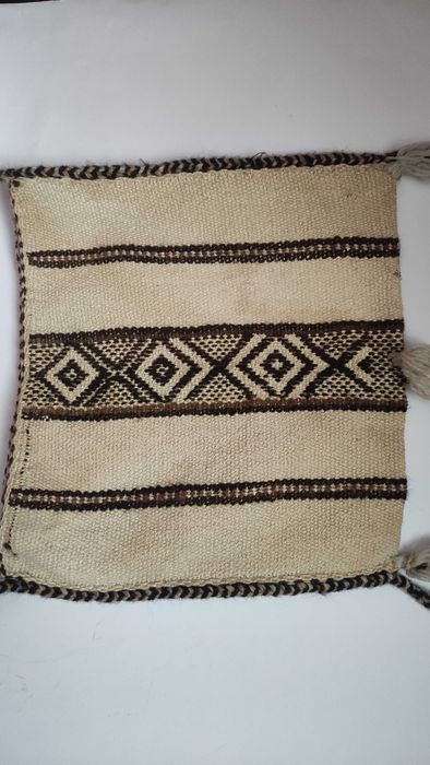 Вълнена престилка и торбичка в етно стил