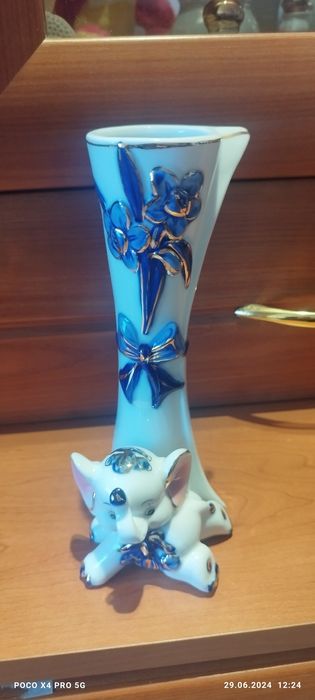 Вазочка.           .