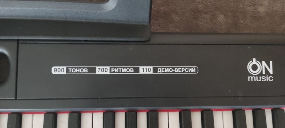 Продам синтезатор