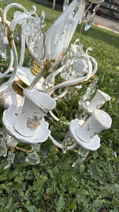 Lustra veche ceramica pictata si cristal