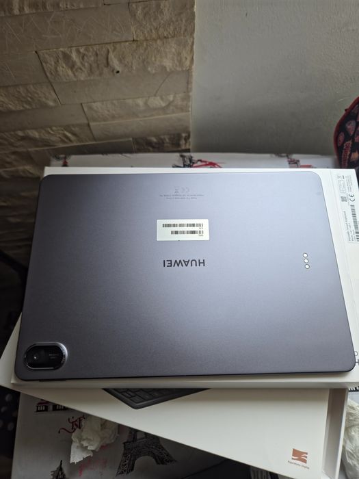 Vând tableta Huawei papermatte edition 11.5 2025