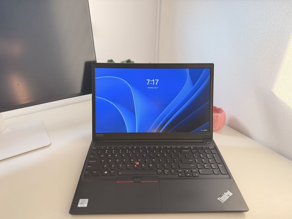 Lenovo ThinkPad E15 – Intel i7 | 16GB RAM | SSD 1.5TB | Windows 11