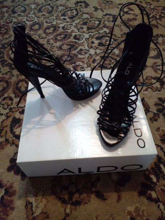 Продаю обувь в отличном состоягии