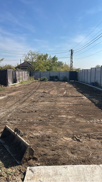 Miniexcavator pentru inchiriat