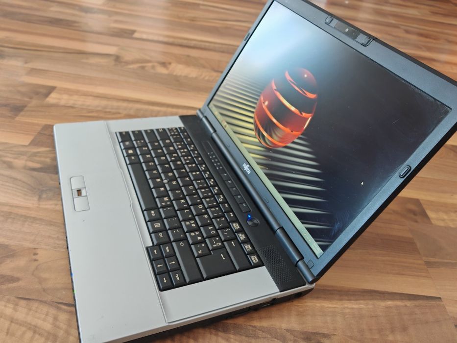 Fujitsu LifeBook E751