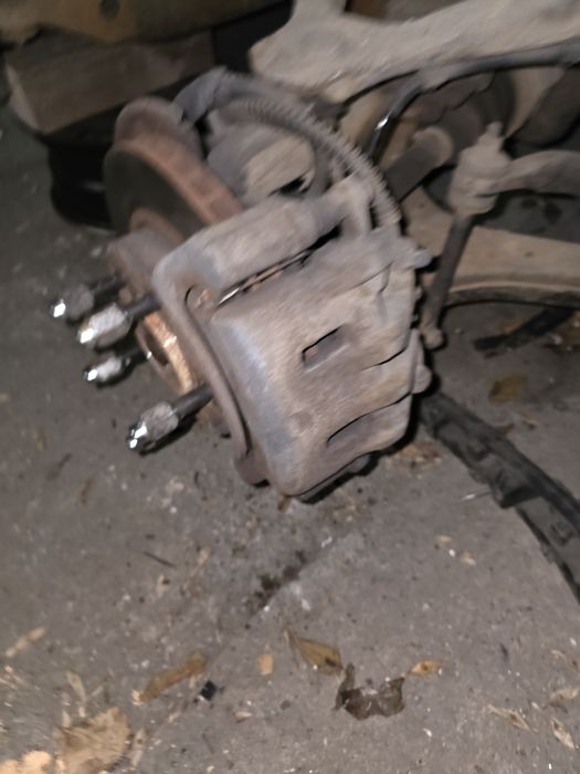 Спирачни апарати предни за SsangYong Kyron 2009 година