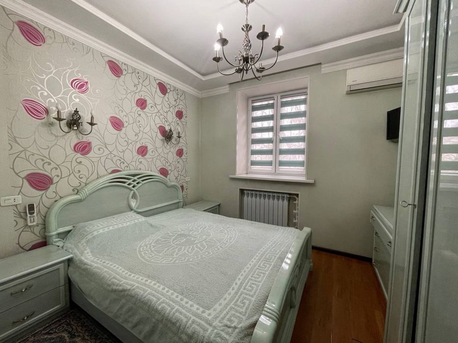 Продаю квартиру метро Ойбек 3 комнатная