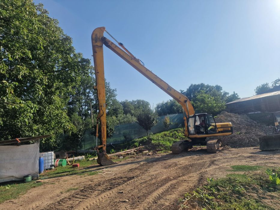 Vand/ inchiriez excavatoare brat 10/18 m