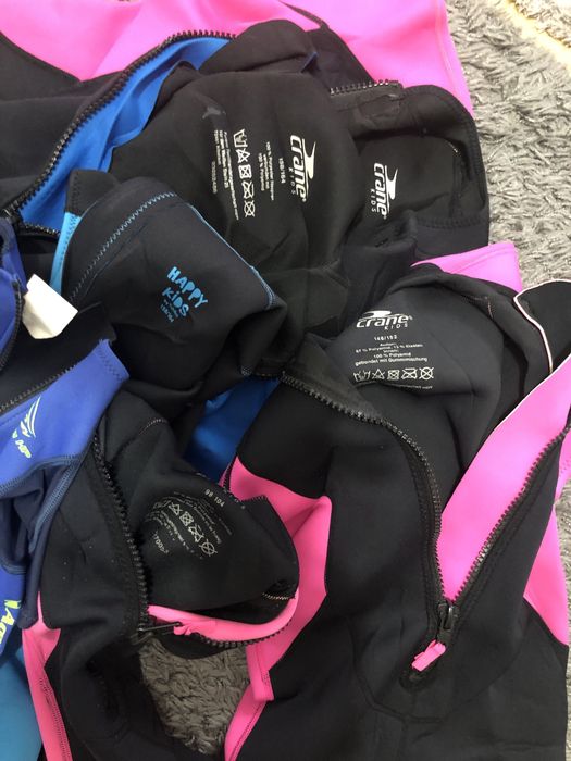 Costume neopren de foarte buna calitate .