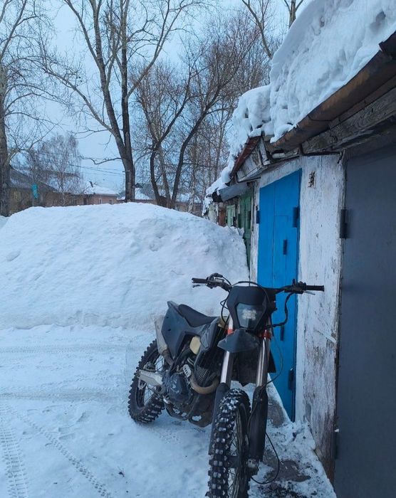 Мотоцикл эндуро 250