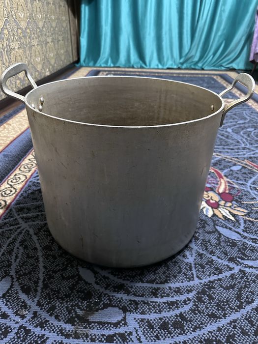 Кастрюля 40-50 литров продам