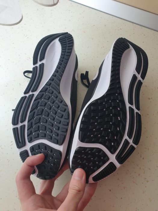 Pantofi Nike Dama pentru alergat/fitness, Marimea 42 EUR