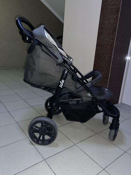 Коляска Joie