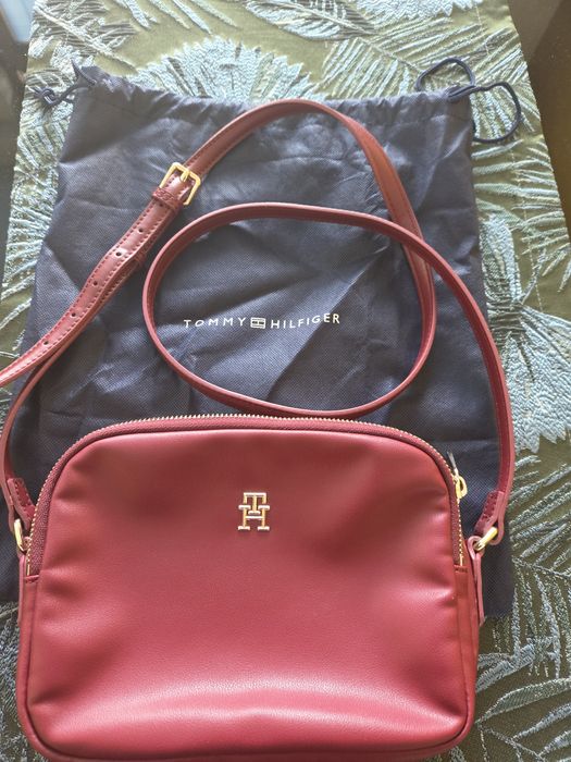 Geanta crossbody, hilfiger, femei, stare excelentă, preț 140 roni