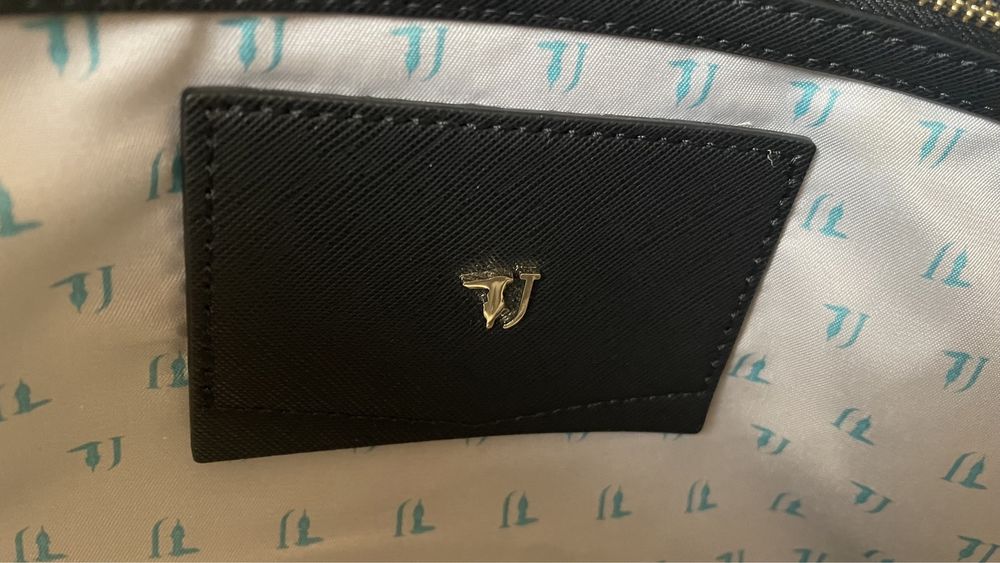 Оригинална чанта Trussardi