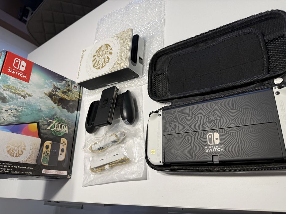 Nintendo Switch OLED Legends of Zelda Limited Edition