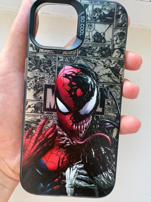 Чехлы Marvel для iPhone 15 (Веном / Человек-Паук)