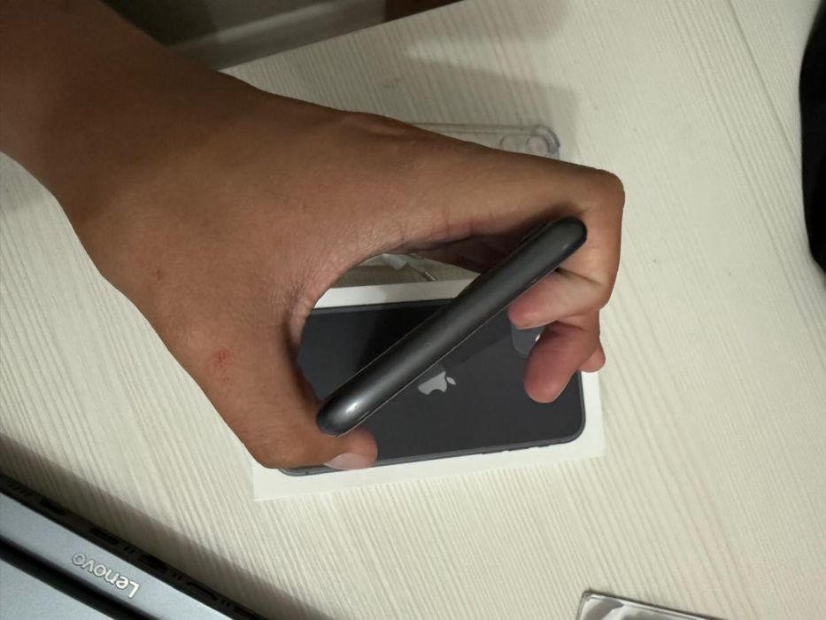 Iphone 11 в идеальном состояний