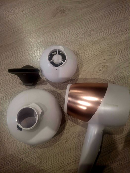 Продавам сешоар Philips Sense