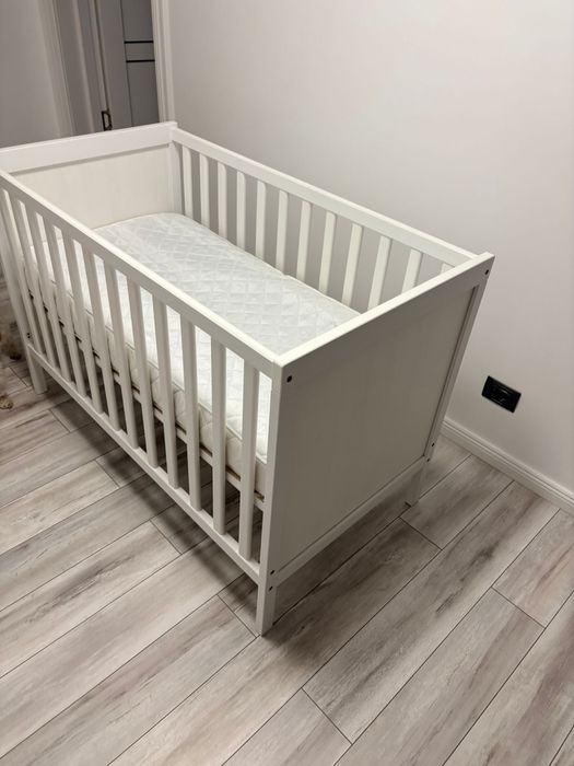 Patut Ikea cu saltea